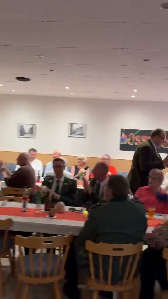 Die 1. Garde Schützen bedanken sich von Herzen bei Max Weyers für…